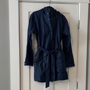 Helly Hansen Kirkwall Navy Hooded Raincoat with Tie Belt
